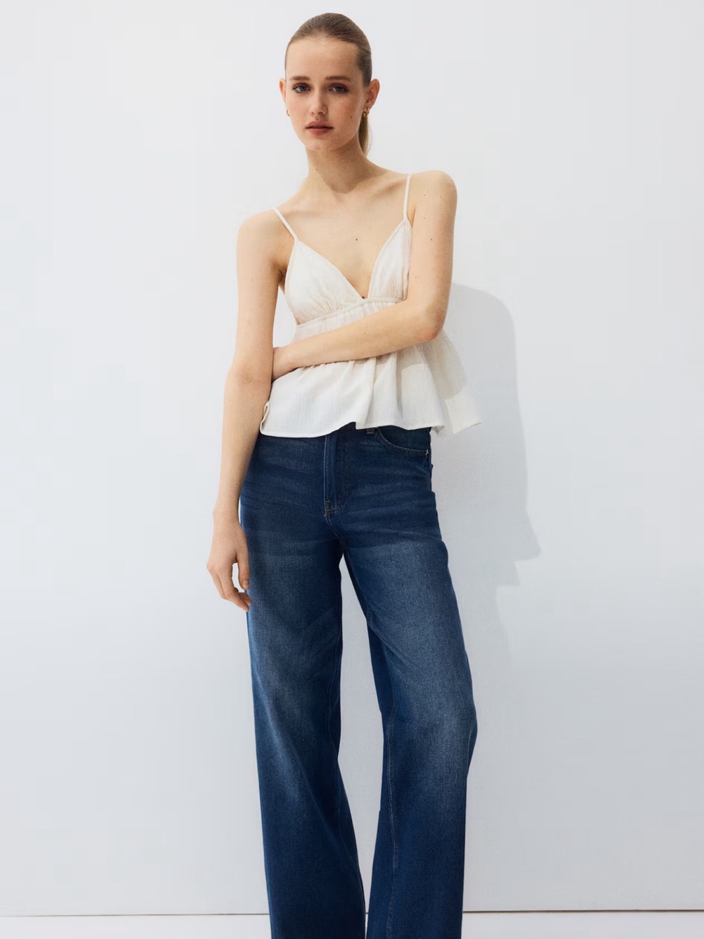 Classic Straight-Leg High-Rise Women's Jeans in Dark Blue- H&M